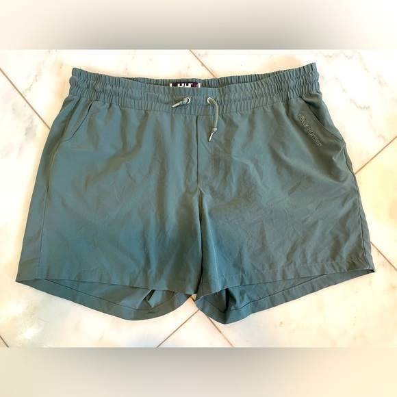 Helly Hansen Other - Helly Hansen, Men XL gray green 5” drawstring elastic waist comfort active short